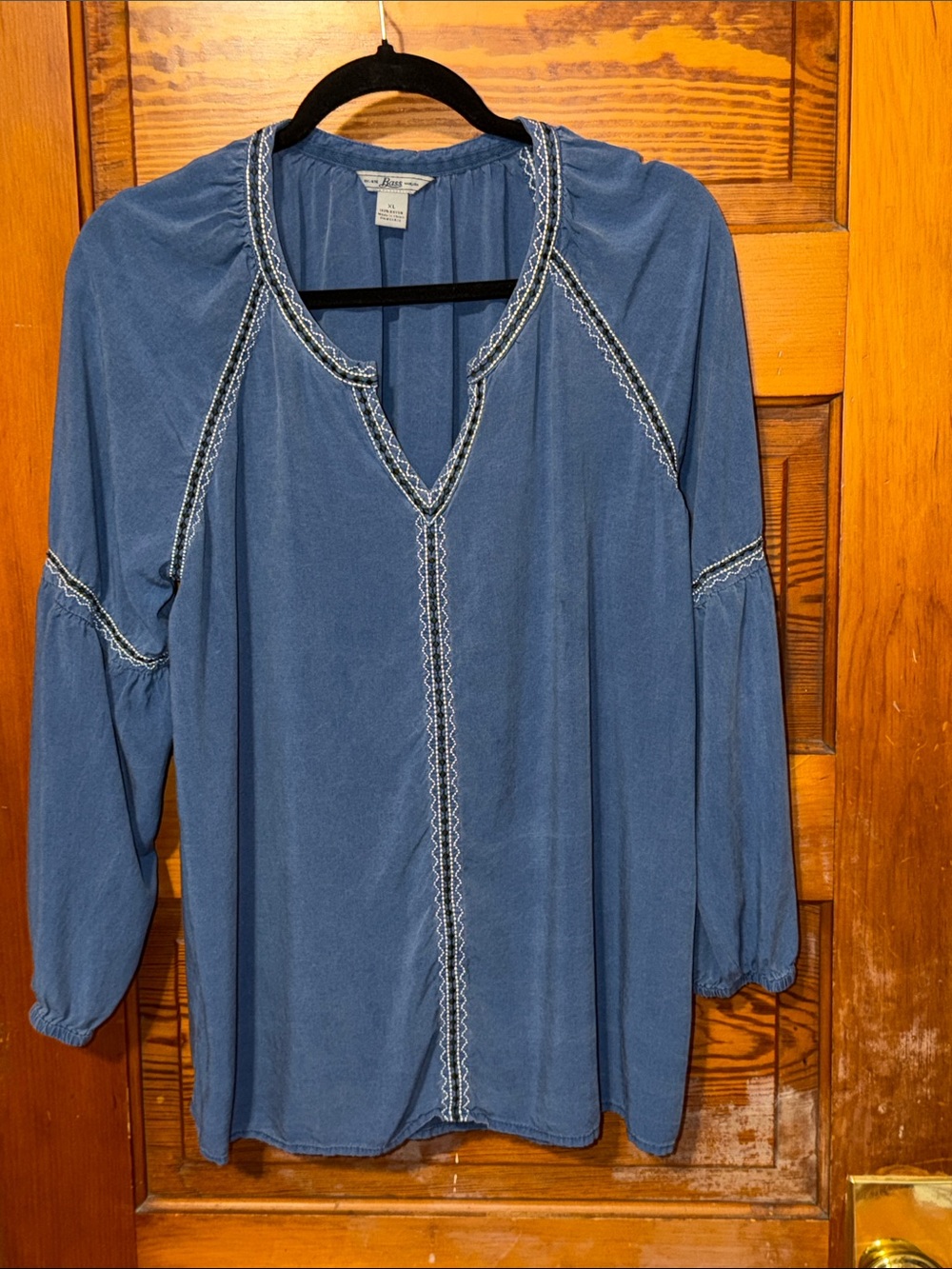 Bass Long Sleeved Top Embroidered Details 100% Rayon Size XL